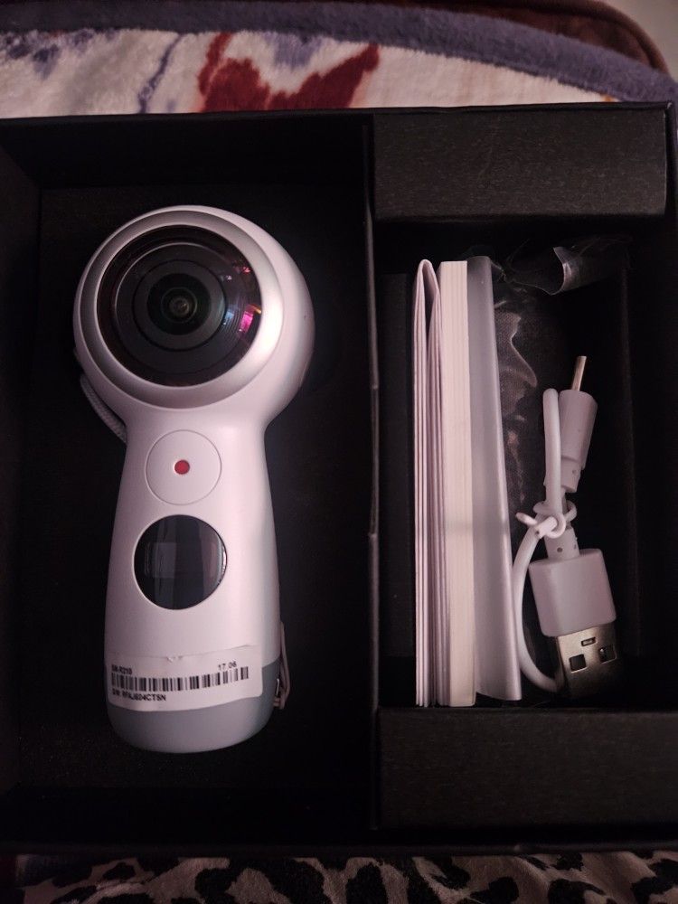 Samsung Gear 360 Camera 