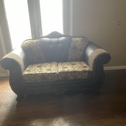 Free Vintage Love Seat