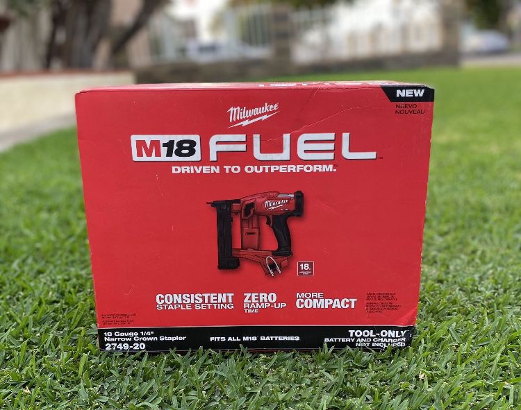 Milwaukee M18 FUEL 18V Lithium-Ion Brushless Cordless 18-Gauge 1/4 in. Narrow  Crown Stapler (Tool-Only) for Sale in Pico Rivera, CA OfferUp