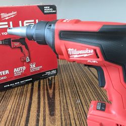 M18 Milwaukee FUEL Brushless Drywall Screwgun 