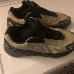 Yeezy 700 111/2