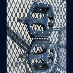 GT PRO PLATFORM PEDALS 1/2