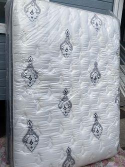 Queen Matters With Boxspring