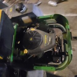 John Deere 18.5hp 42in Deck