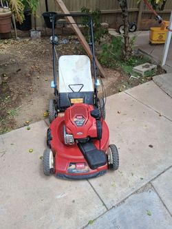 Self propelled Toro lawnmower in new condition $160