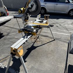 Chopsaw Dewalt 12”