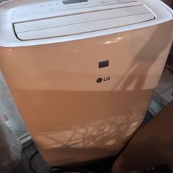 LG Air Conditioner Working Perfect Barely Used 