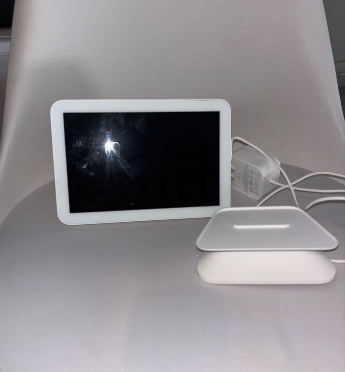 Echo Show 8 Model C7H6N3