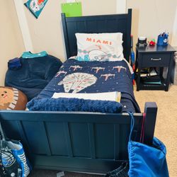 Pottery Barn Twin Bed Set