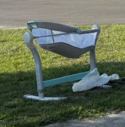 Summer infant swaddle me bassinet