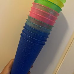 12 Glitter Cups 