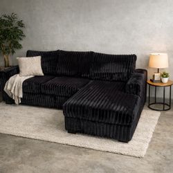 Black Sofa./Sofa Negro