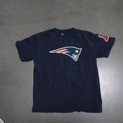 Boys Patriots #8 shirt Size M