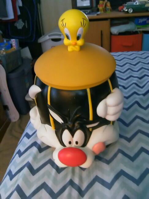 Sylvester the Cat & Tweety Cookie Jar