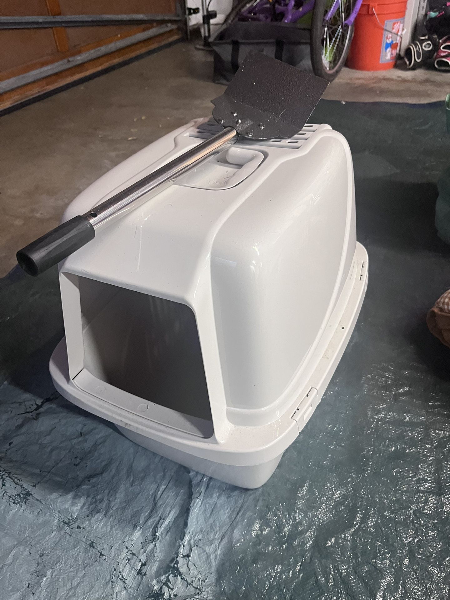For free, Cat Litter Box With Metal Scooper