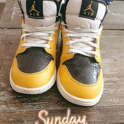 Kids sneakers