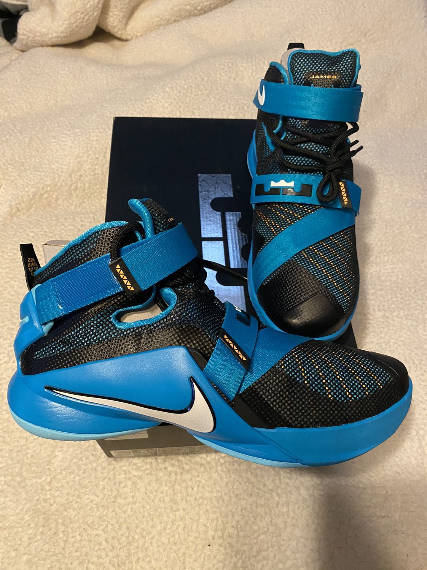 Brand New! Lebron Soldier IX size 9.5