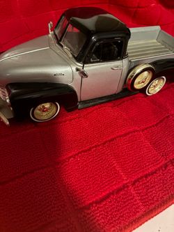 1:24 scale ‘53 Chevrolet pickup