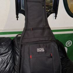 Gator Guitar Case - 35$