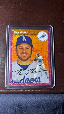 2023 Topps Chrome Platinum Max Muncy SP Pink Shimmer with printed auto numbered to 100