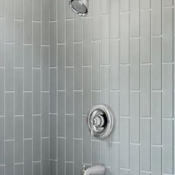 Moen Caldwell Chrome 1-handle 4-in Round Bathtub and shower Faucet with Valve (Single Function) 1518