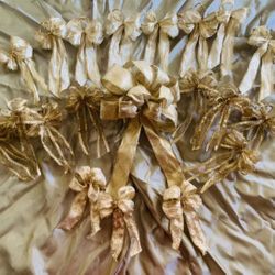 Holiday Decorations - Everything Included In Price