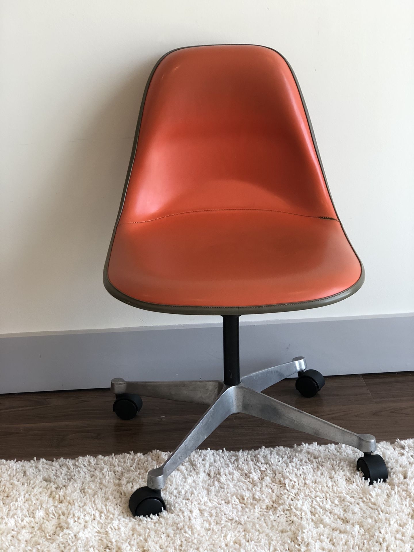 Vintage Authenic Herman Miller Shell Chair on Casters