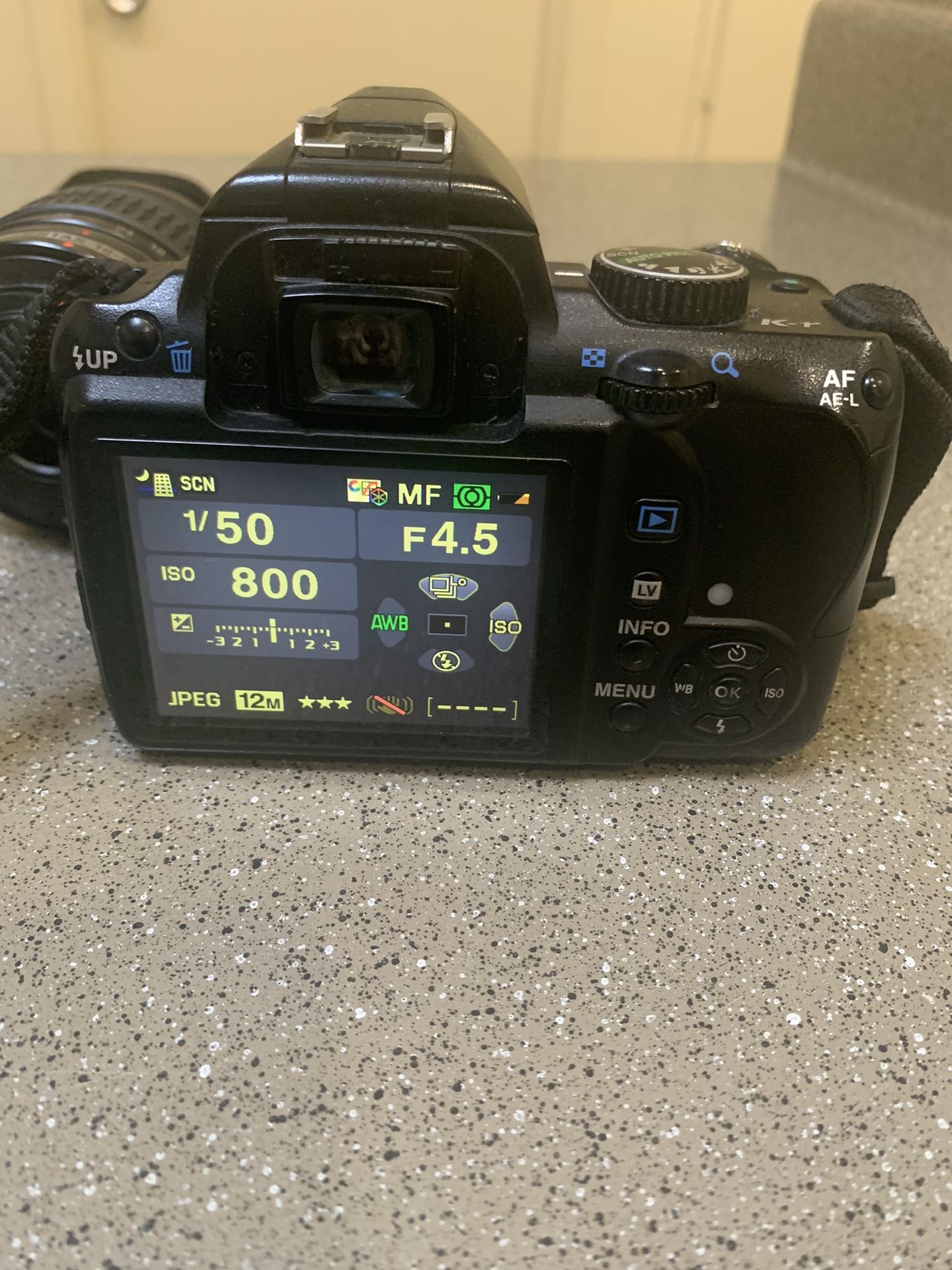 PENTAX K-r W/18-55mm Al II and 18-55mm Al lens ( Read Description )