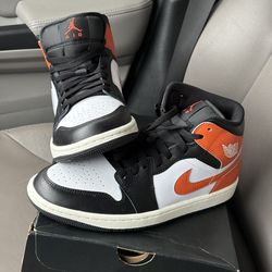 Jordan 1 Mid