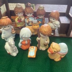 Vintage Porcelain Nativity Set With Manger 