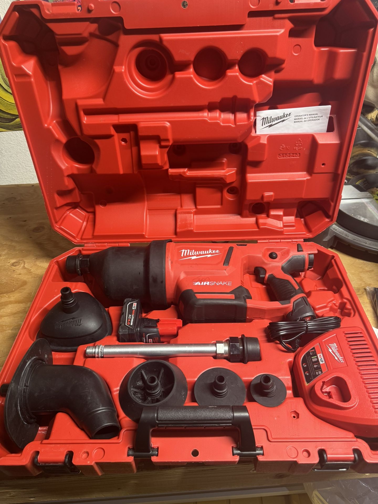 Milwaukee M12 Air Snake
