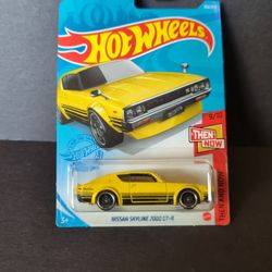 Hot Wheels Then And Now Yellow Nissan Skyline 2000 GT-R 
