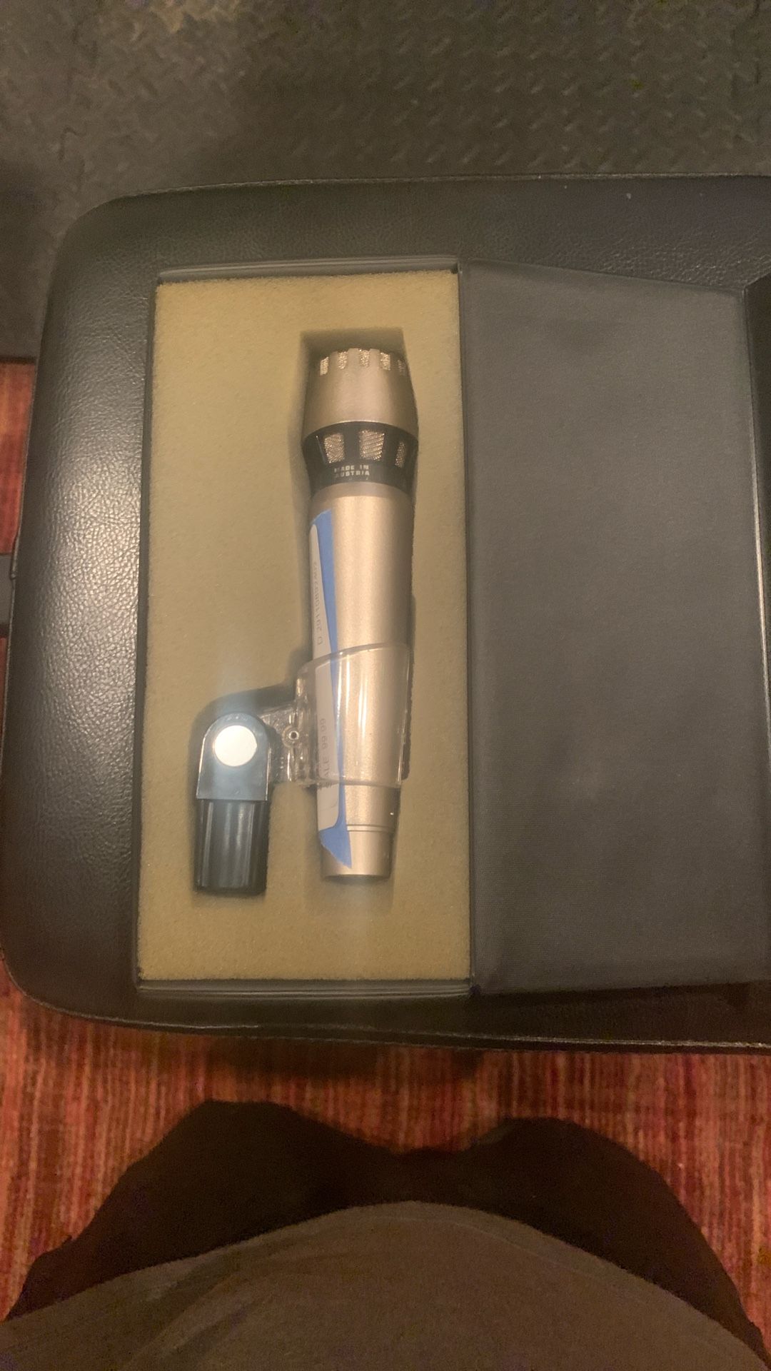 AKG D1000E Dynamic Microphone + Case