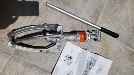Hydraulic Puller SPX Power Team 6 Ton PH63C