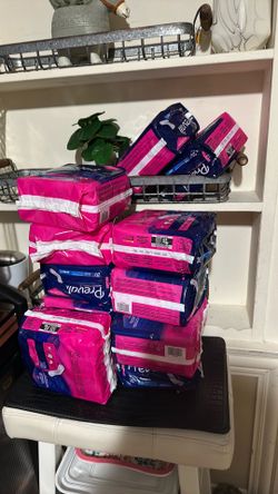 12 new sealed feminine pads 12 new sealed feminine pads