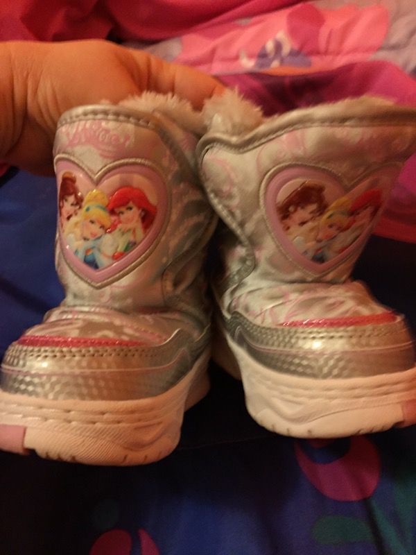 Baby girls snow boots-princess-size 5/6