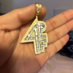 14k Gold Fill Diamond Pendant  4pf “4pocketsFull