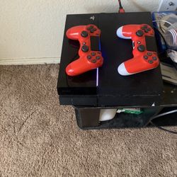 Ps4 1TB Real Good condition 2 Controls