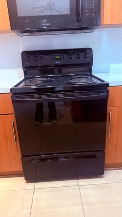 Hotpoint Black Electric Coil Range Stove
