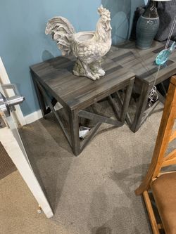Grey wood look end table, single table