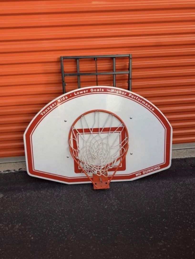 Bison Adjustable basketball hoop