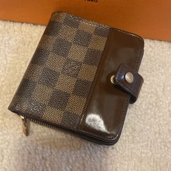 LOUIS VUITTON AUTHENTIC Porte-Monnaie Viennois Compact Wallet in Multicolor  for Sale in Palm Desert, CA - OfferUp