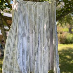 Ann Taylor Loft Women’s Size 10 White and Gray Striped Crisp Cotton Skirt - Lined, Side Zip, Slightly Shimmery Stripe