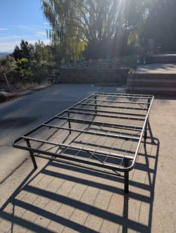 ZINUS SmartBase Heavy Duty Twin Mattress Frame