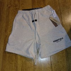 Essentials Shorts 