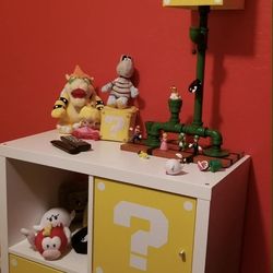 Kids Super Mario decor lamp and side table