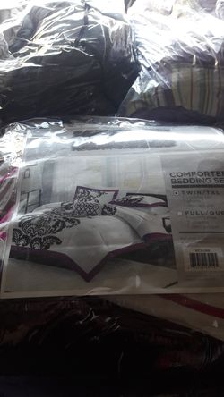 4 comforters , twin and full size