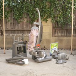 kirby sentria vacuum with carpet cleaning attachments—in great shape with 2 new vacuum bags