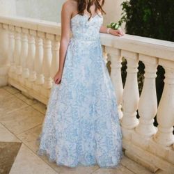 4 Girls Formal Dresses. 