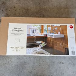 New Threshold Hairpin Writing Desk White